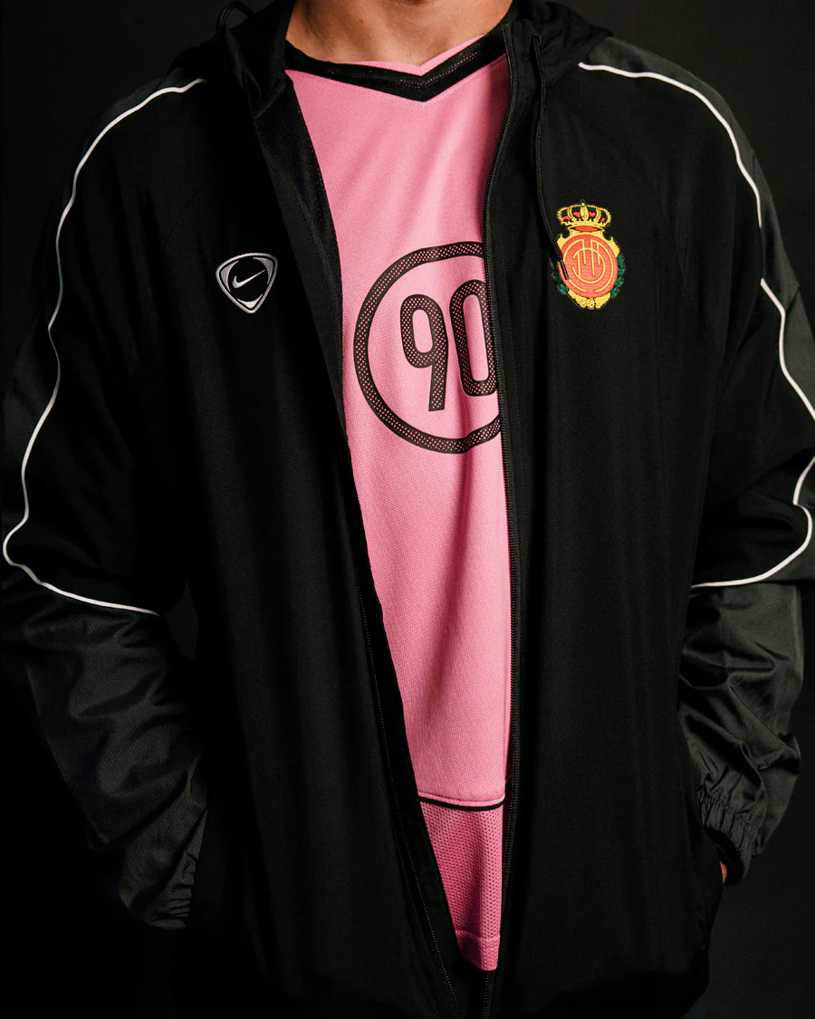 Chaqueta T90 Black - Image 3