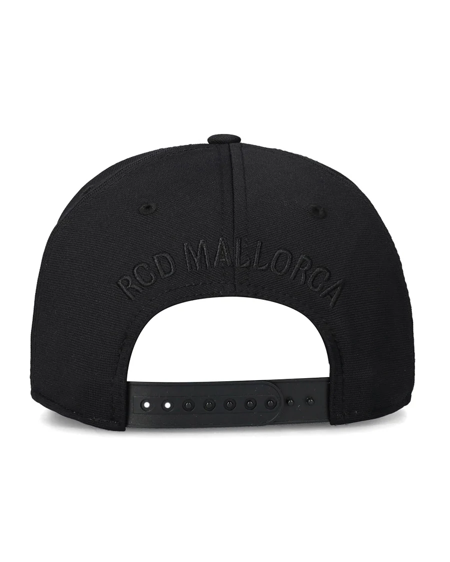 Gorra Embossed Negra - Image 3
