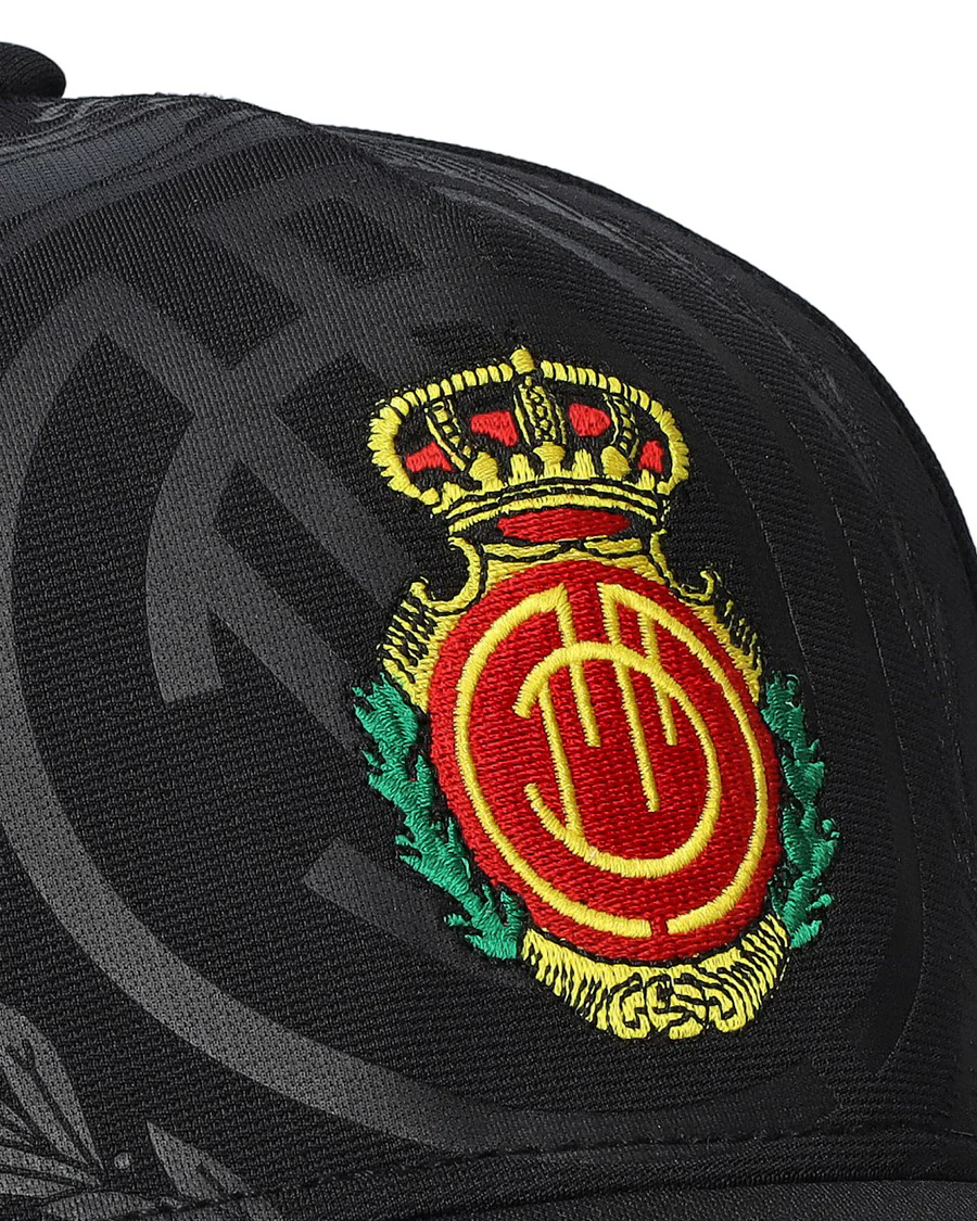 Gorra Embossed Negra - Image 4
